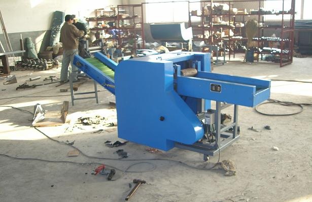 the small cutting machine.jpg